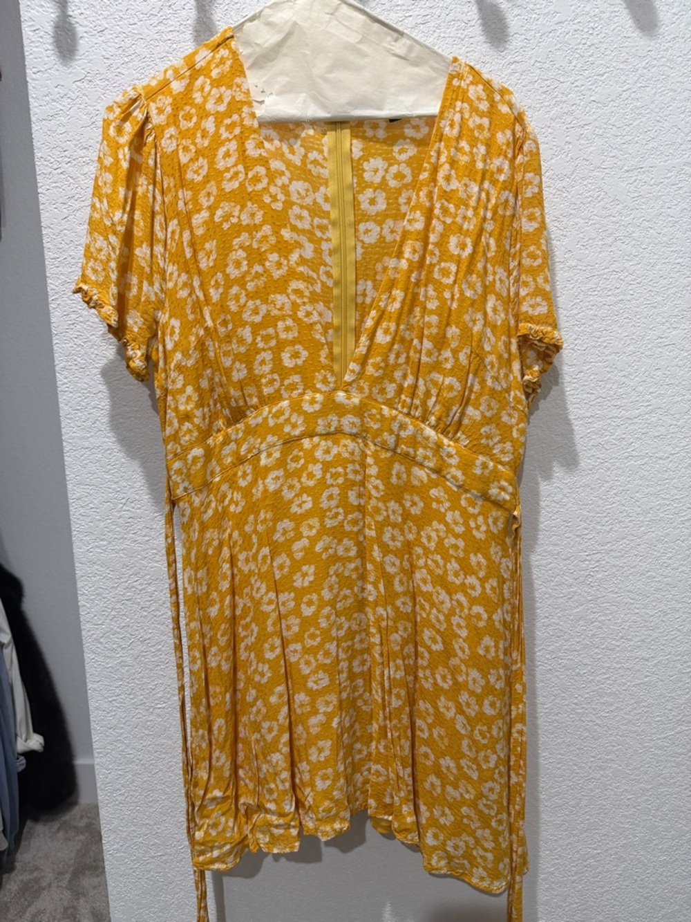 Lulu's Yellow Floral Midi Dress